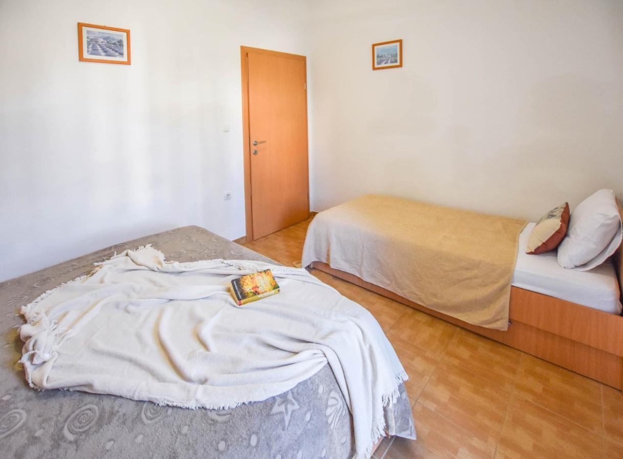 Apartments Flora Pakoštane Kültér fotó