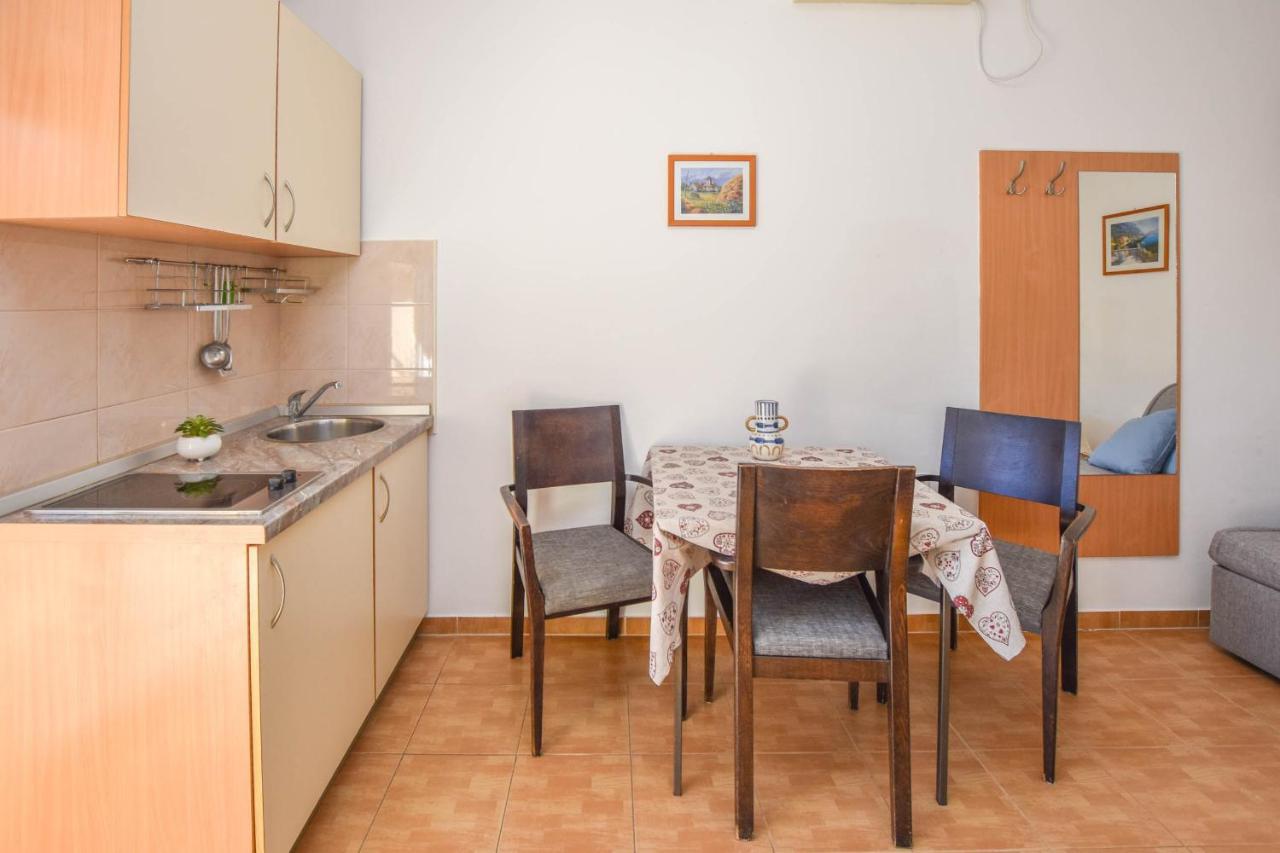 Apartments Flora Pakoštane Kültér fotó
