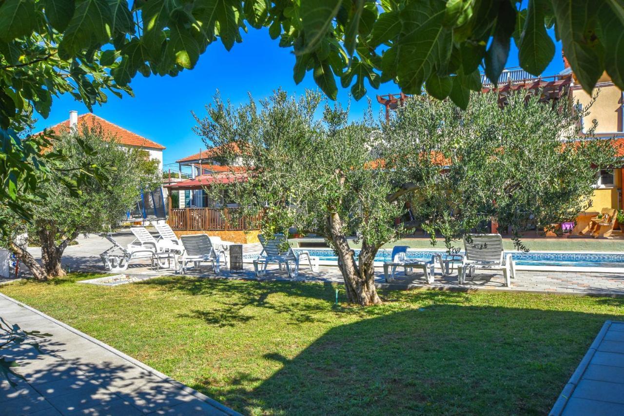 Apartments Flora Pakoštane Kültér fotó