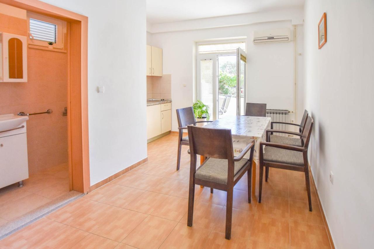 Apartments Flora Pakoštane Kültér fotó